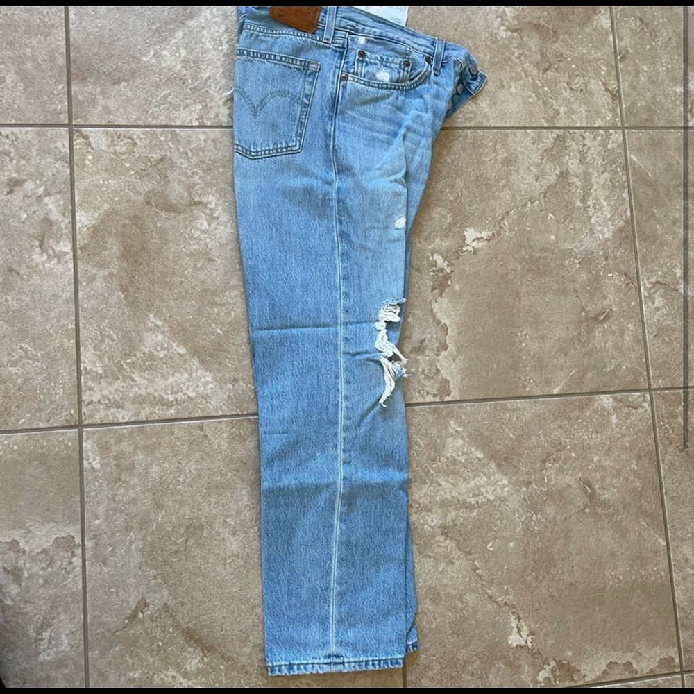 Levi wedgie size 28 length 26